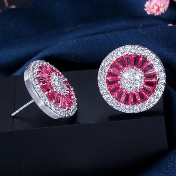 Round Baguette Zircon Earrings - Picture 5 of 12
